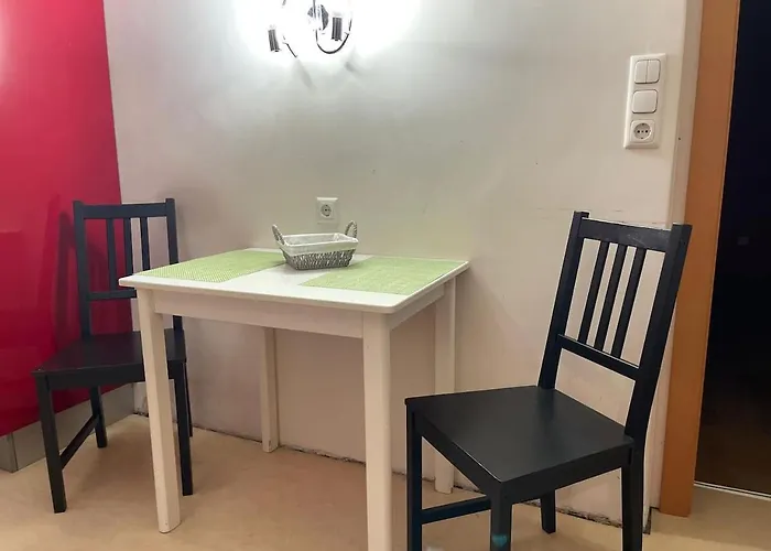 Single 8 Apartment *