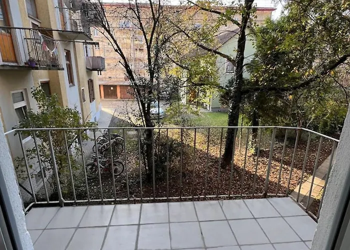 Single 8 Apartment *