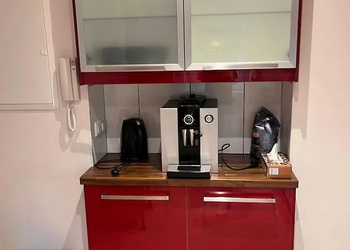 Single 8 Apartment *